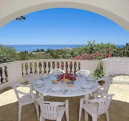 Praia Da Luz Sleeps 6 Pool